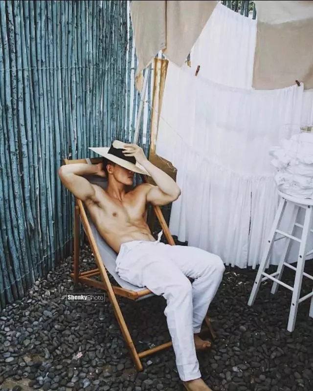 越南小哥写真走红网络，身材性感让人流鼻血！ - 51虹马