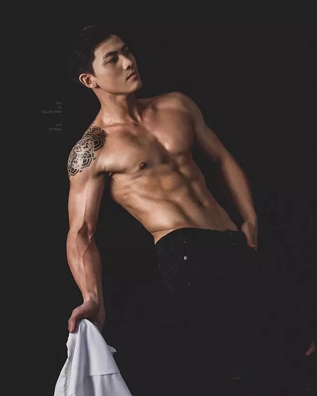 越南小哥写真走红网络，身材性感让人流鼻血！ - 51虹马