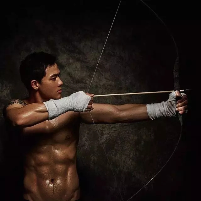 越南小哥写真走红网络，身材性感让人流鼻血！ - 51虹马