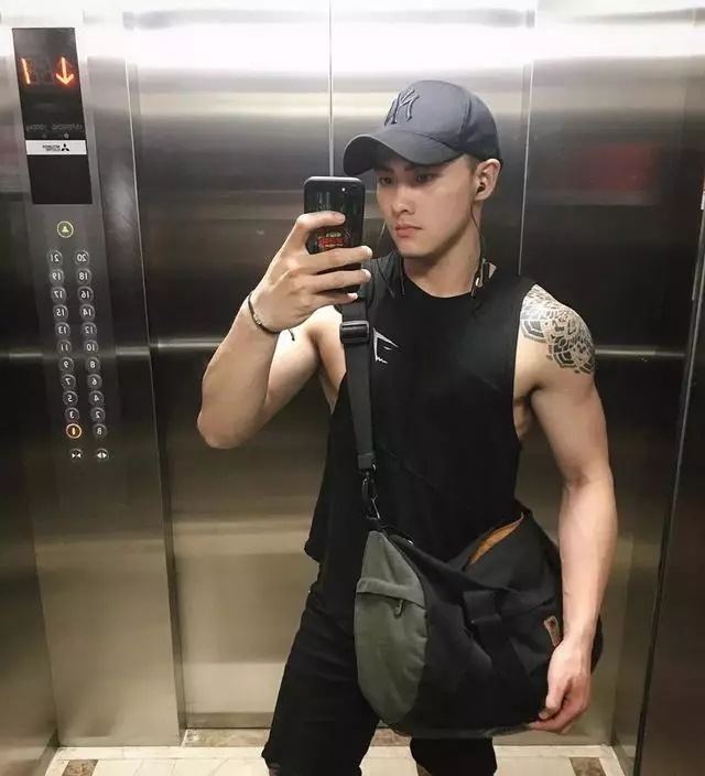 越南小哥写真走红网络，身材性感让人流鼻血！ - 51虹马