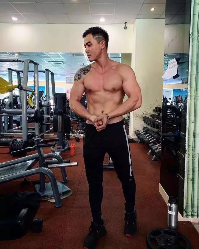 越南小哥写真走红网络，身材性感让人流鼻血！ - 51虹马