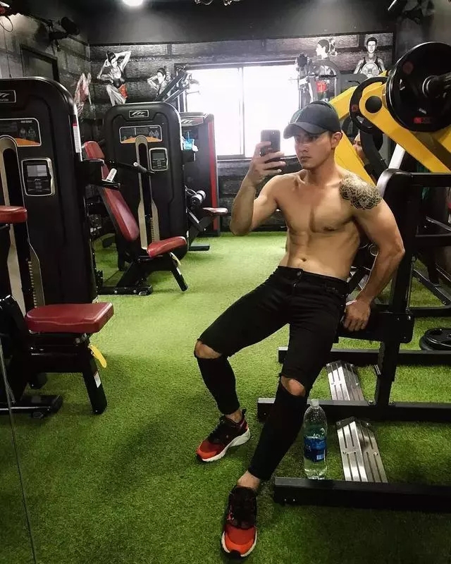 越南小哥写真走红网络，身材性感让人流鼻血！ - 51虹马