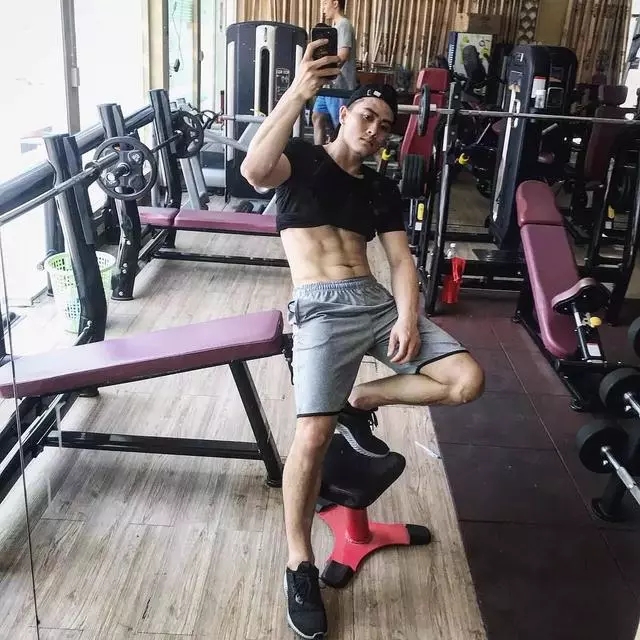 越南小哥写真走红网络，身材性感让人流鼻血！ - 51虹马