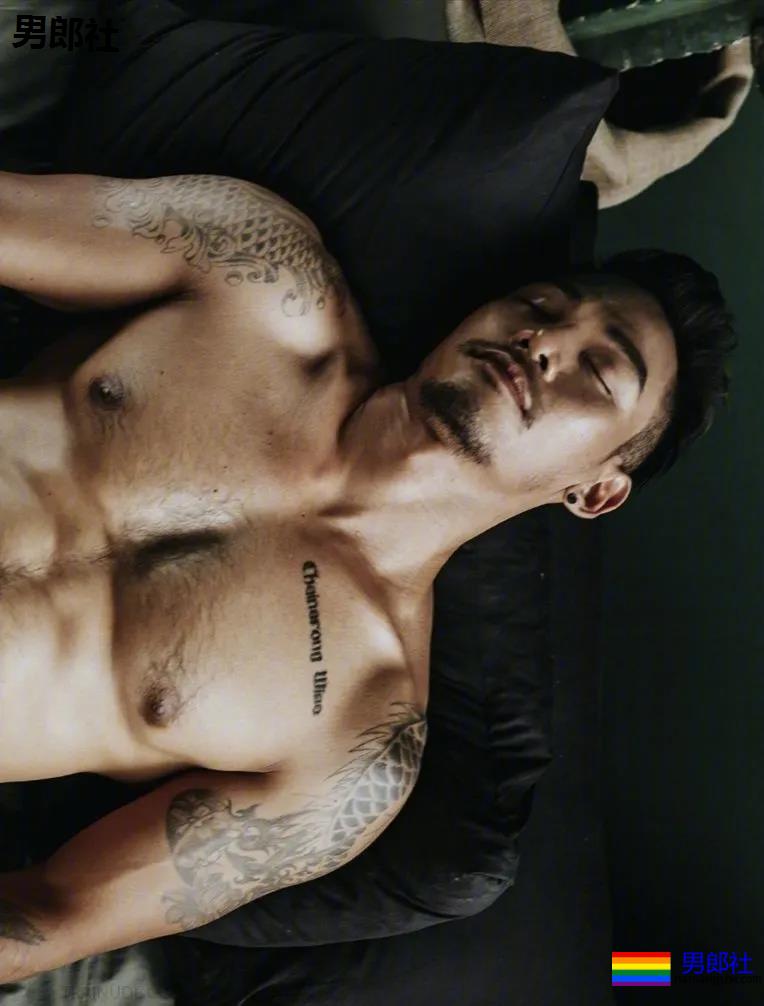 真正的男人味道，肌肉横行大包满屏！蒙眼Play瞬间湿屏。 - 51虹马