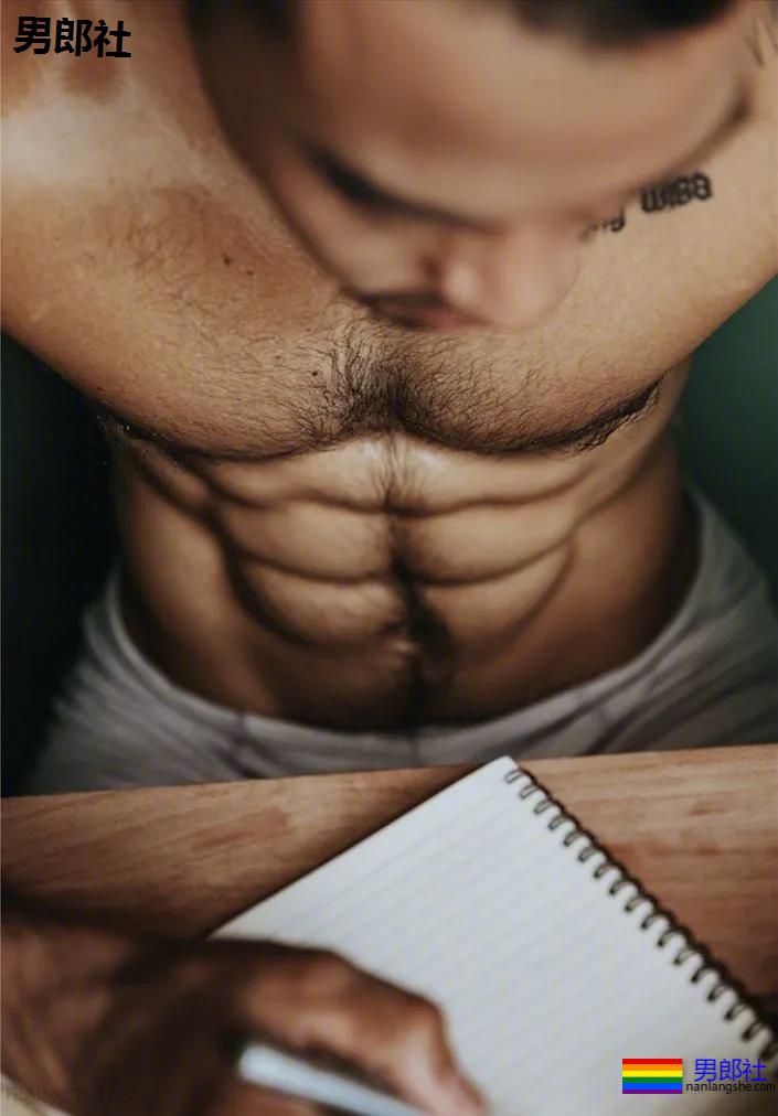 真正的男人味道，肌肉横行大包满屏！蒙眼Play瞬间湿屏。 - 51虹马