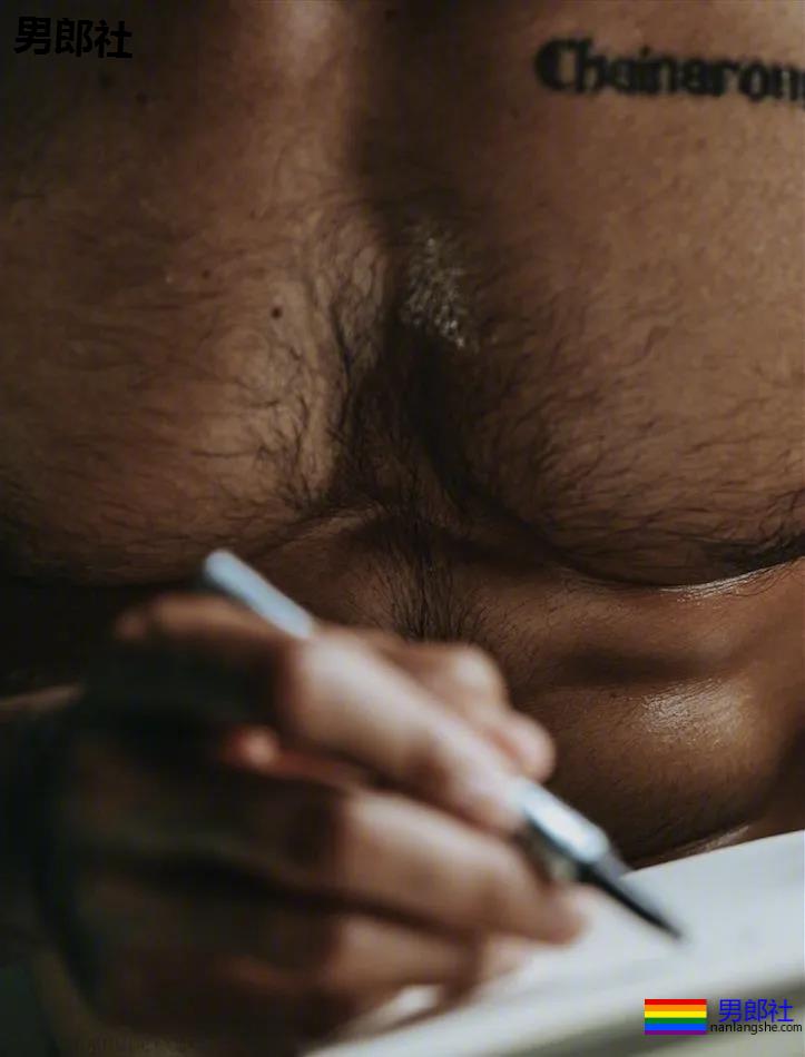 真正的男人味道，肌肉横行大包满屏！蒙眼Play瞬间湿屏。 - 51虹马