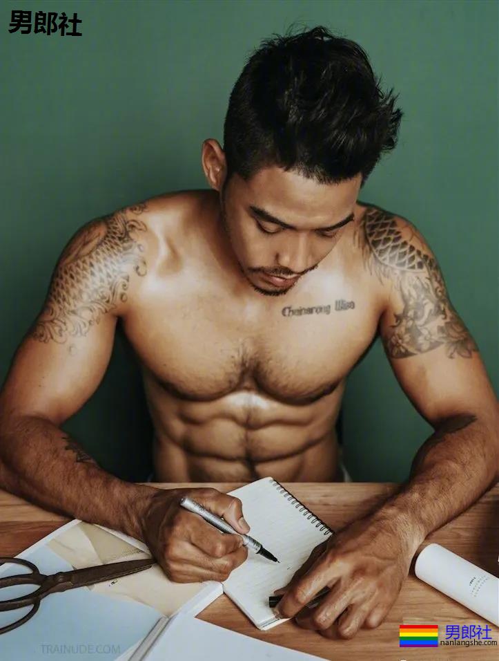 真正的男人味道，肌肉横行大包满屏！蒙眼Play瞬间湿屏。 - 51虹马