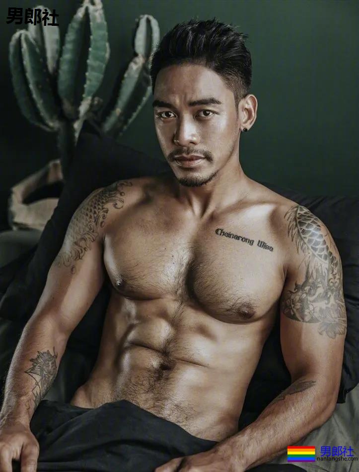 真正的男人味道，肌肉横行大包满屏！蒙眼Play瞬间湿屏。 - 51虹马