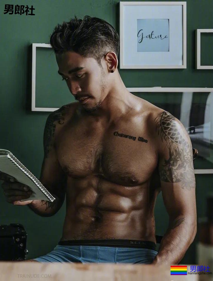 真正的男人味道，肌肉横行大包满屏！蒙眼Play瞬间湿屏。 - 51虹马