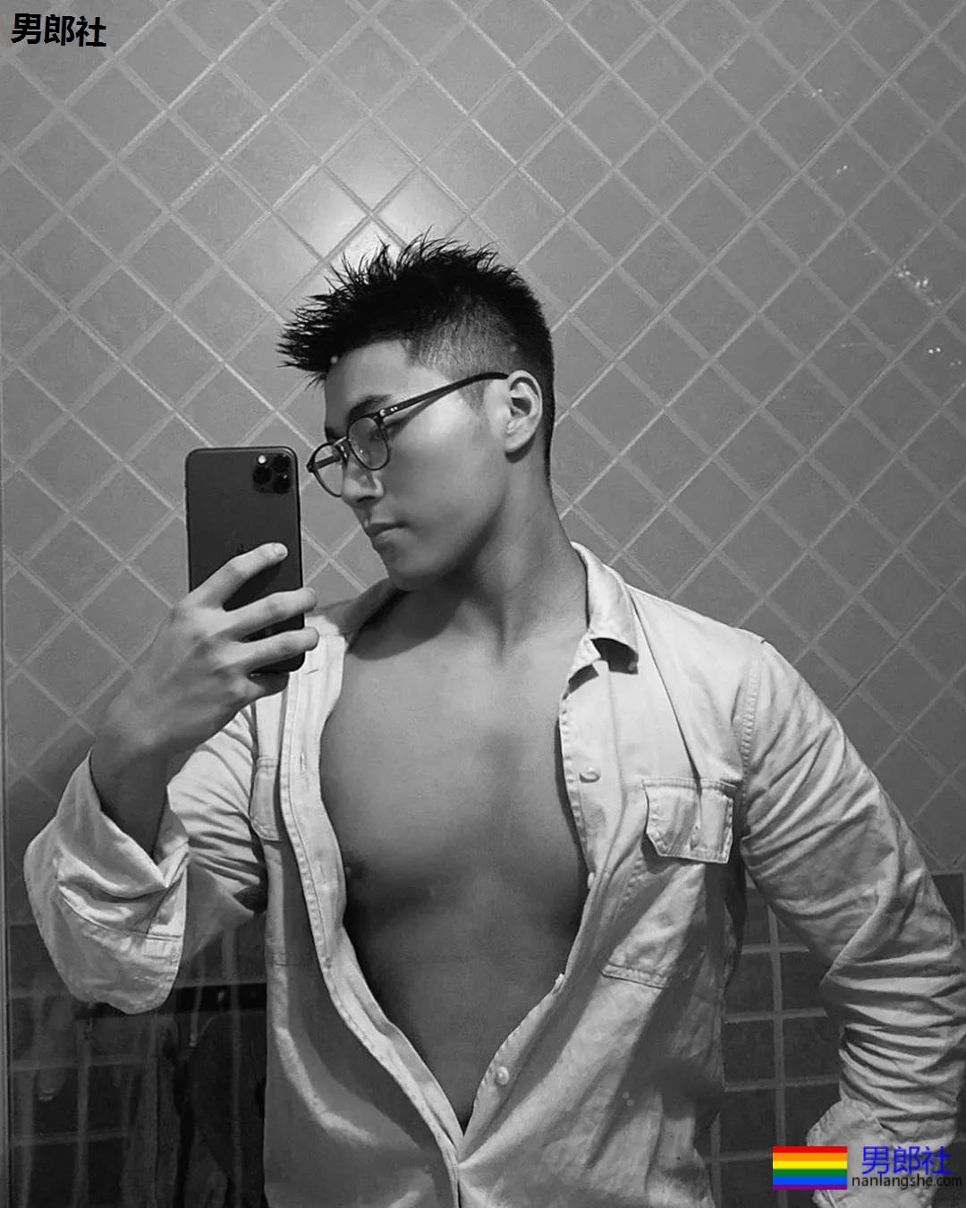 重庆崽儿练出大胸肌是种什么样的体验 - 51虹马 重庆崽儿练出大胸肌是种什么样的体验 - 51虹马