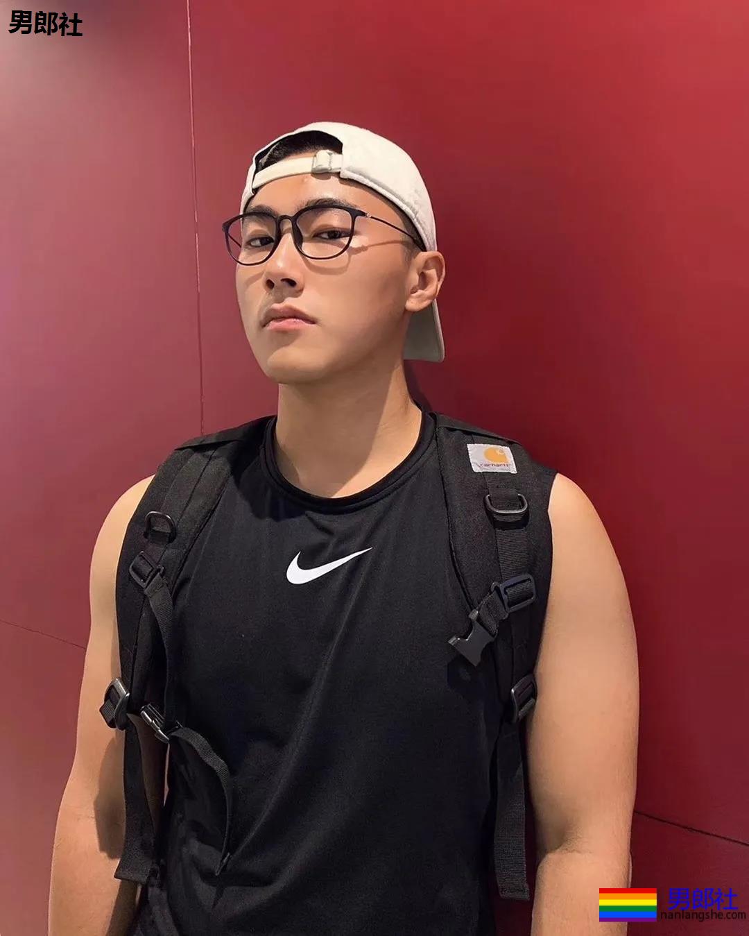 重庆崽儿练出大胸肌是种什么样的体验 - 51虹马 重庆崽儿练出大胸肌是种什么样的体验 - 51虹马