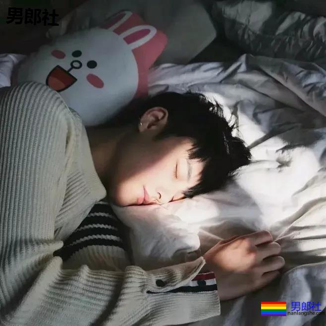 直男室友：跟我睡完这次，你也赶紧找个女朋友 - 51虹马