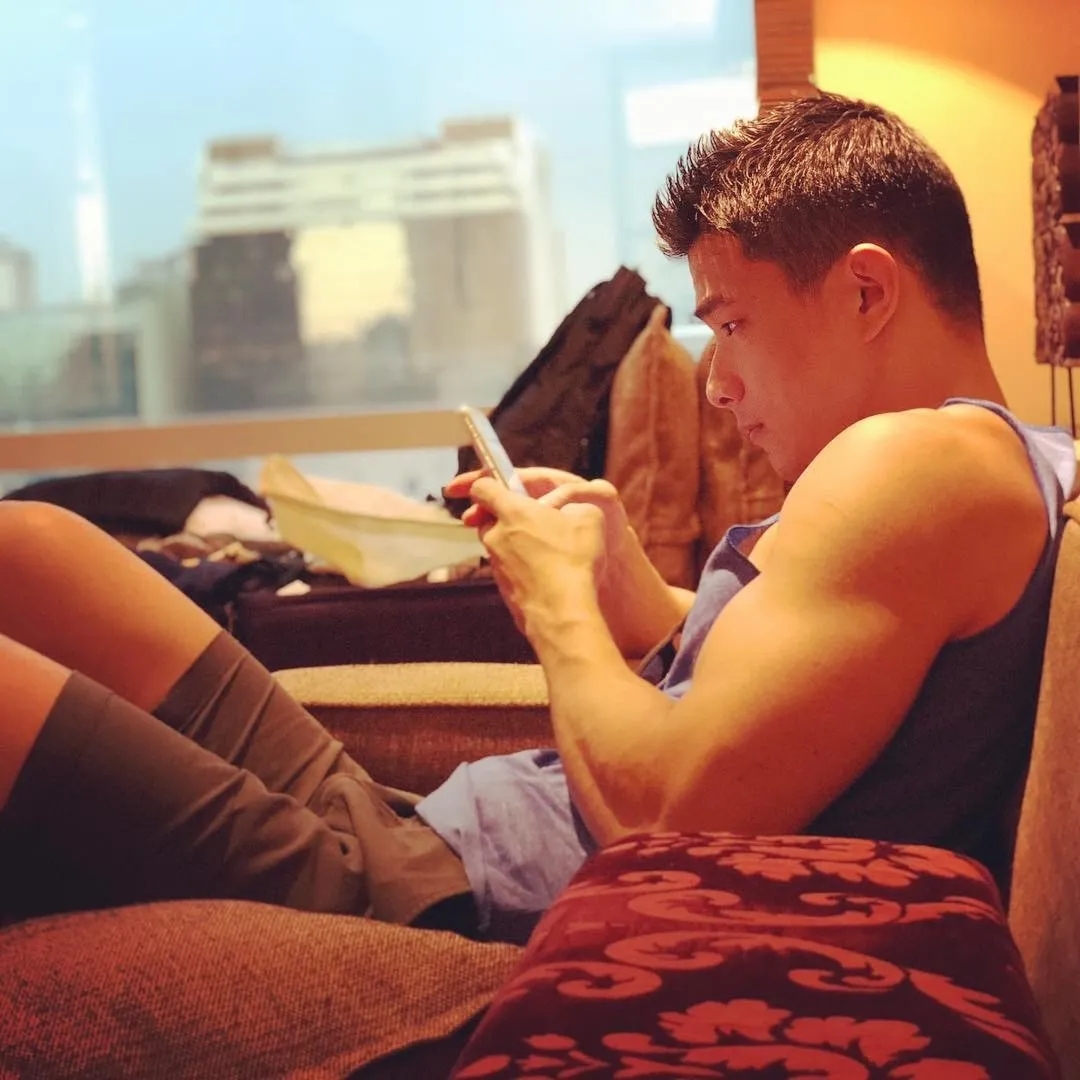 白天是健身教练，晚上是MB - 51虹马