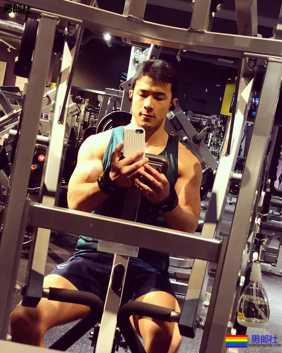 白天是健身教练，晚上是MB - 51虹马