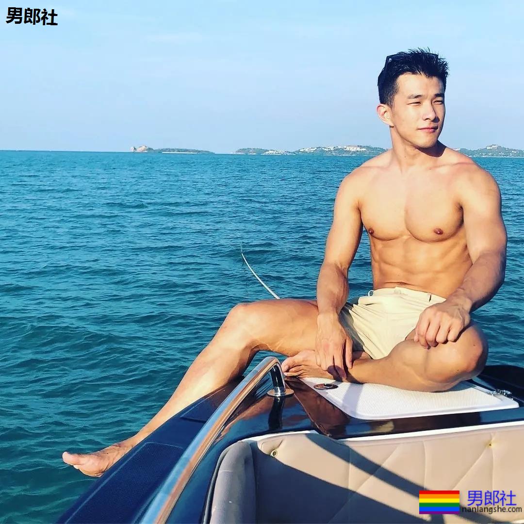 白天是健身教练，晚上是MB - 51虹马