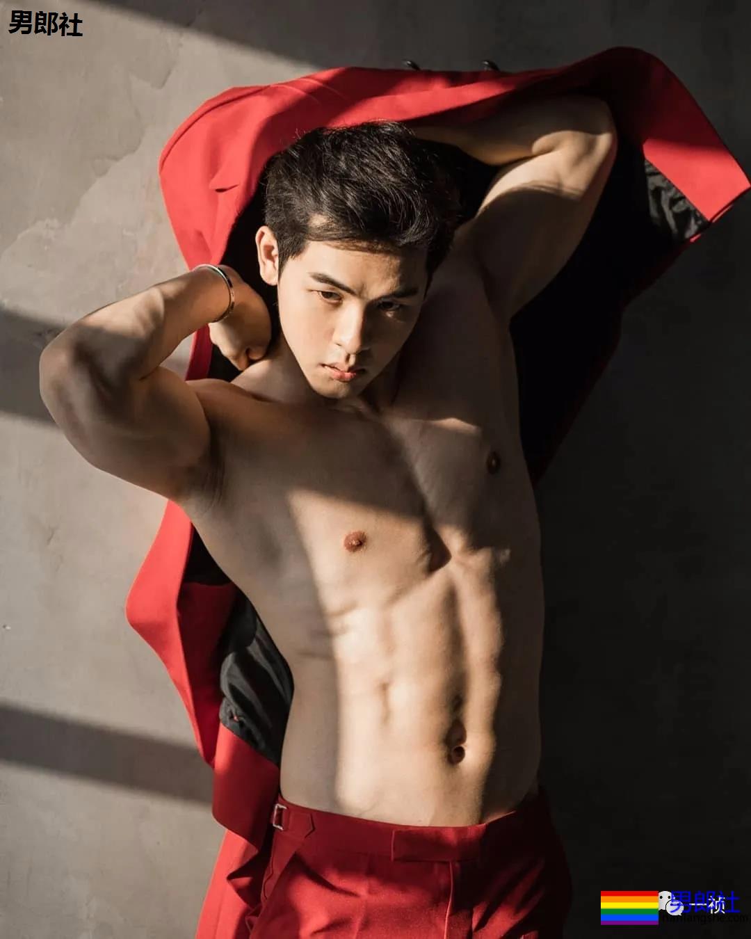 当红男星都脱脱脱的综艺？不看就亏了！ - 51虹马