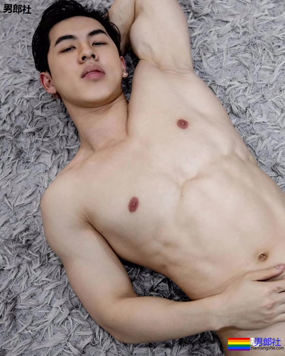 当红男星都脱脱脱的综艺？不看就亏了！ - 51虹马