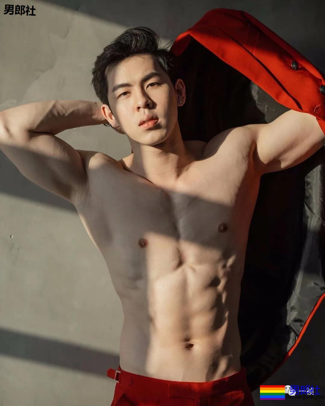 当红男星都脱脱脱的综艺？不看就亏了！ - 51虹马