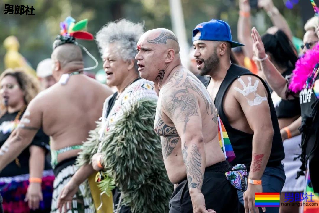 组图：悉尼年度同性恋狂欢节上演骄傲大游行 - 51虹马