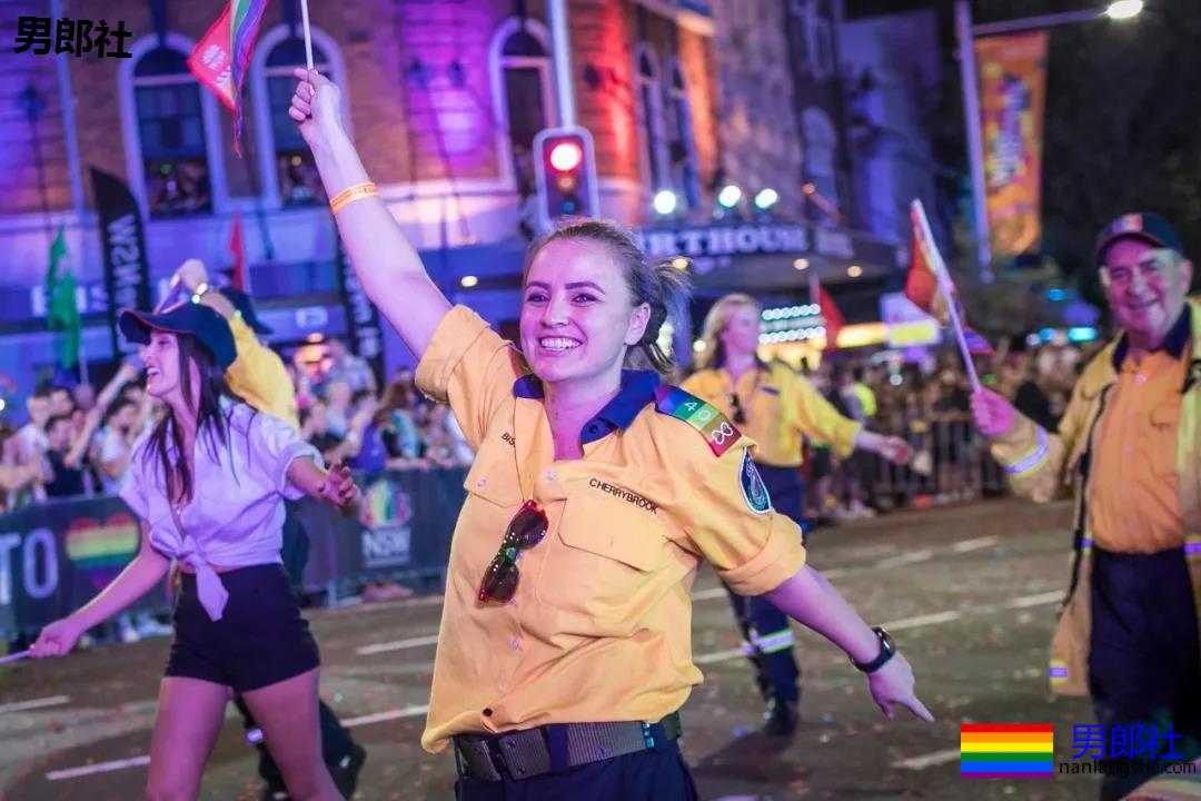 组图：悉尼年度同性恋狂欢节上演骄傲大游行 - 51虹马