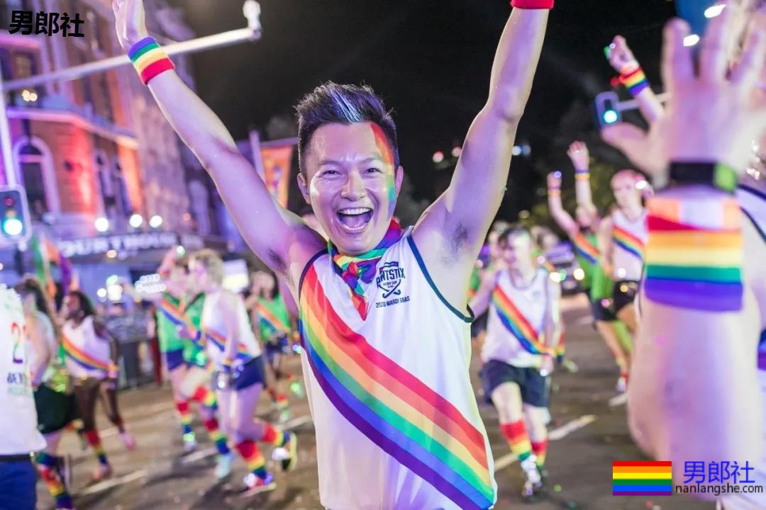 组图：悉尼年度同性恋狂欢节上演骄傲大游行 - 51虹马