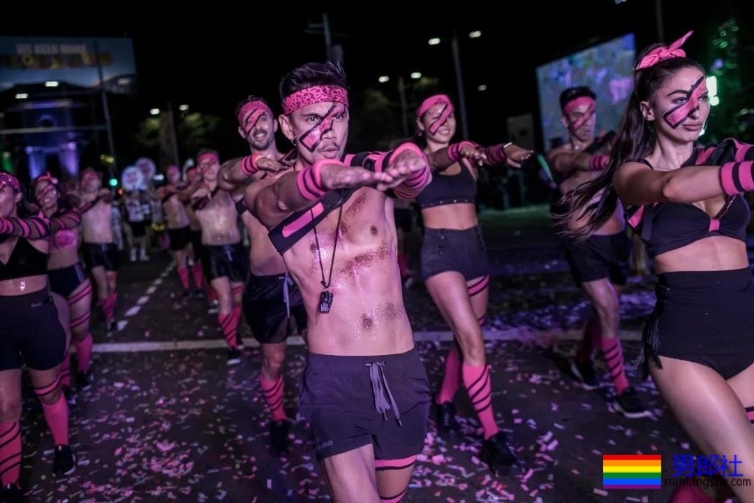 组图：悉尼年度同性恋狂欢节上演骄傲大游行 - 51虹马