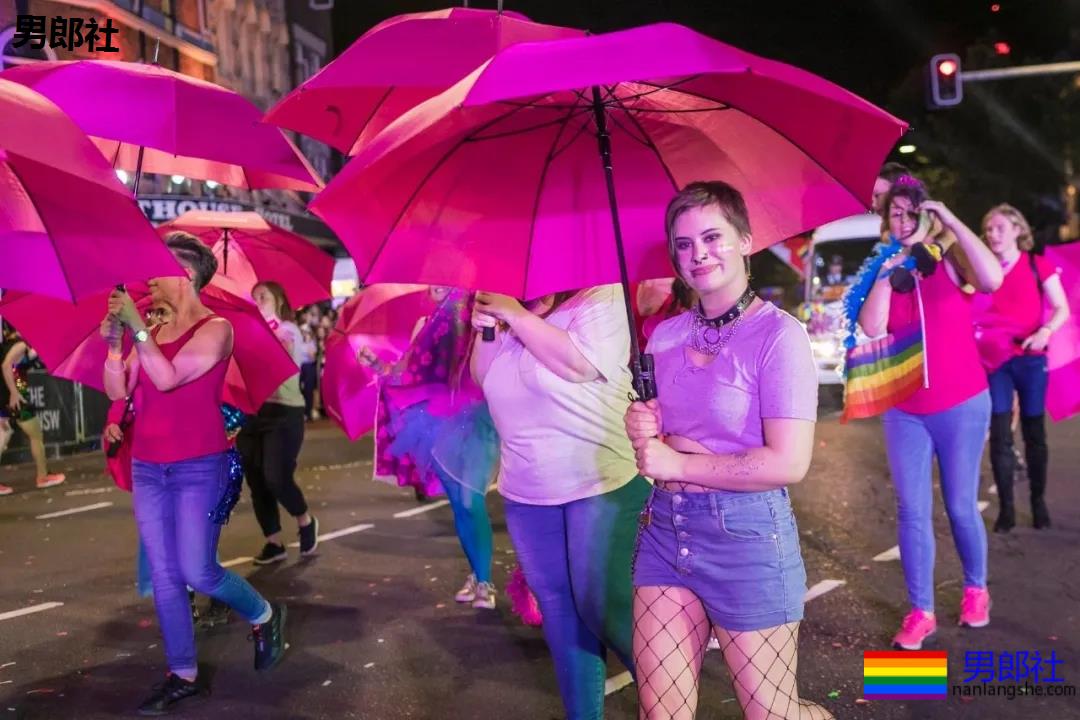 组图：悉尼年度同性恋狂欢节上演骄傲大游行 - 51虹马