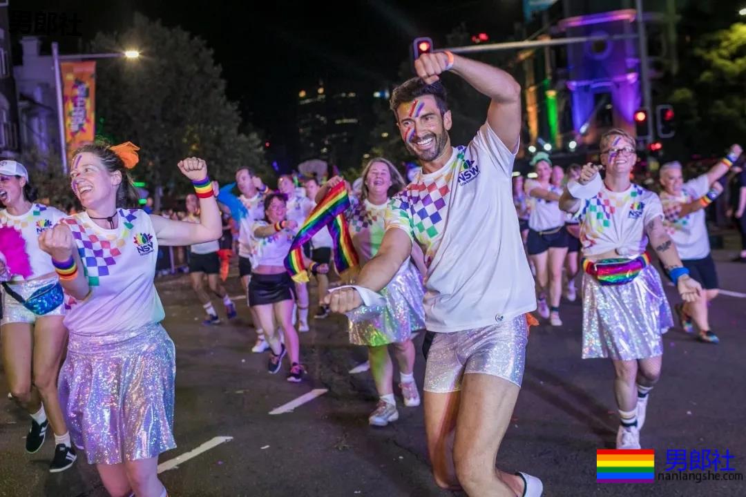 组图：悉尼年度同性恋狂欢节上演骄傲大游行 - 51虹马