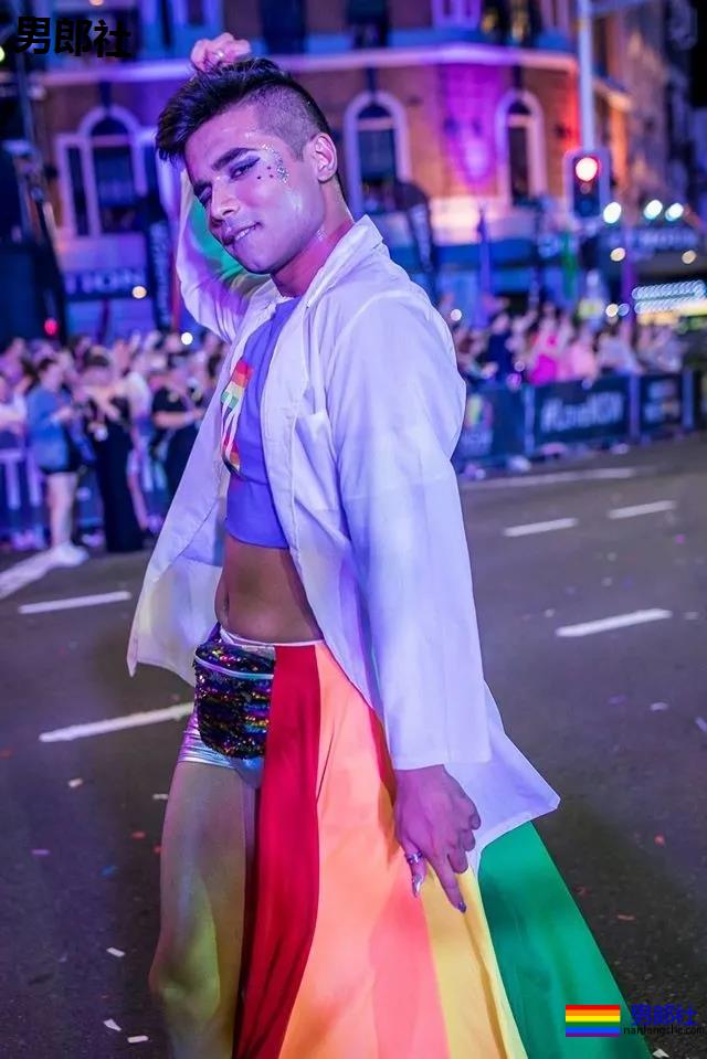 组图：悉尼年度同性恋狂欢节上演骄傲大游行 - 51虹马