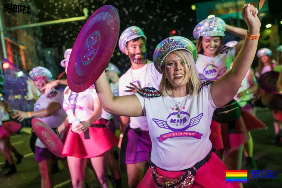 组图：悉尼年度同性恋狂欢节上演骄傲大游行 - 51虹马