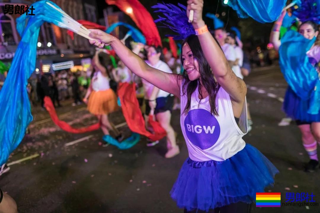 组图：悉尼年度同性恋狂欢节上演骄傲大游行 - 51虹马