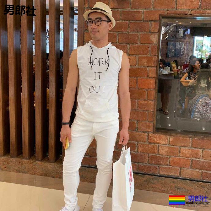 悉尼同志狂欢节中的华人 - 51虹马