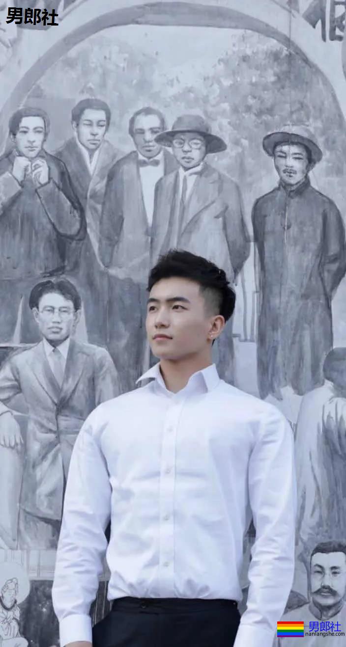 白袜体育生的新玩法~太哇塞了！-51虹马