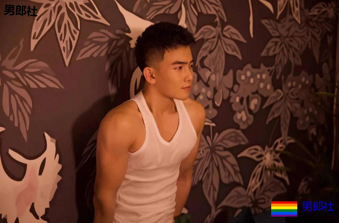 白袜体育生的新玩法~太哇塞了！ - 51虹马