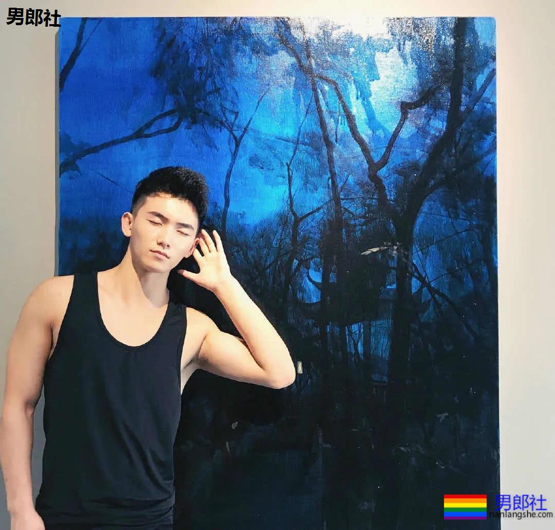 白袜体育生的新玩法~太哇塞了！ - 51虹马