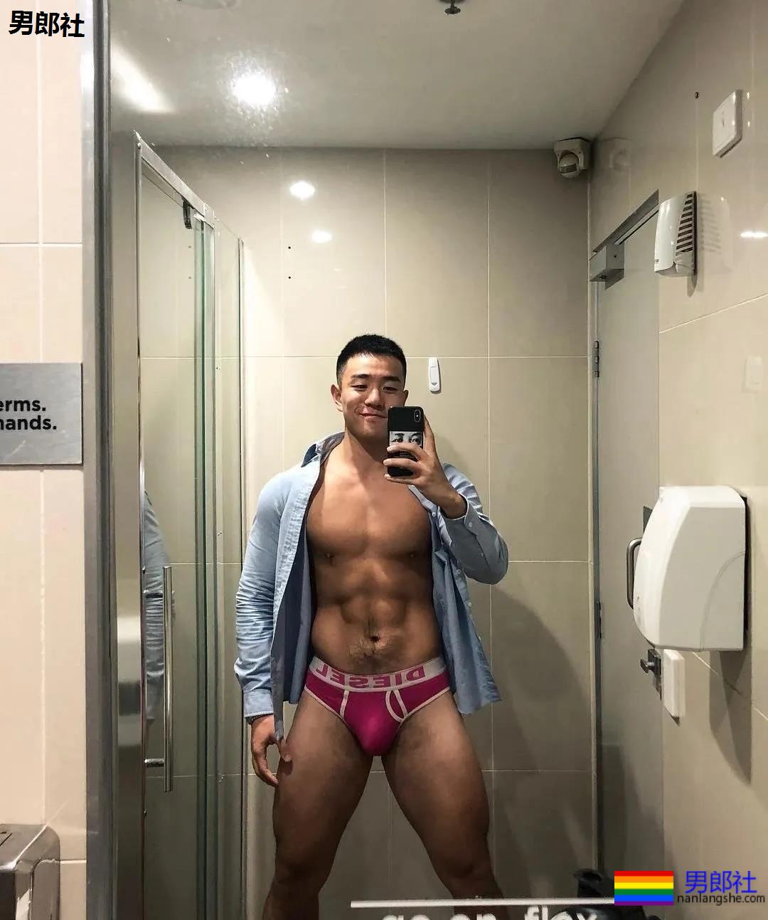 对话推特23万粉丝的超级网黄 - 51虹马 对话推特23万粉丝的超级网黄 - 51虹马