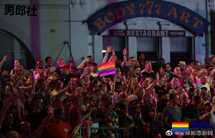 澳大利亚的悉尼举行盛大的骄傲游行 - 51虹马