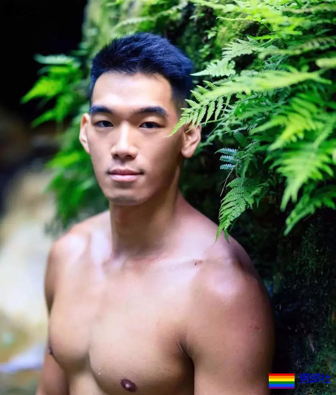 野外的体育生，太TM性感了！ - 51虹马