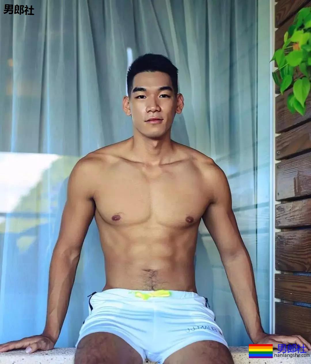 野外的体育生，太TM性感了！ - 51虹马