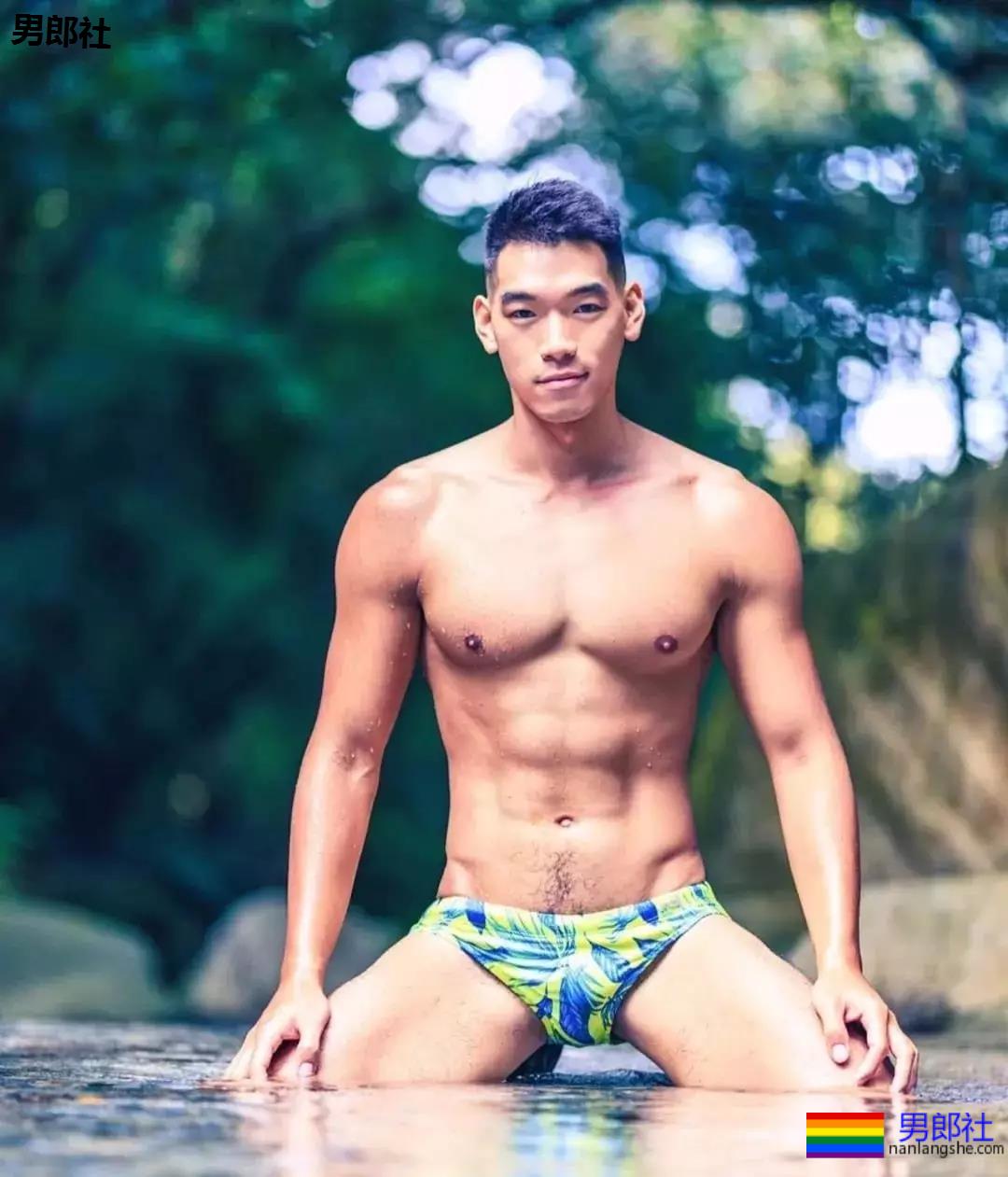 野外的体育生，太TM性感了！ - 51虹马