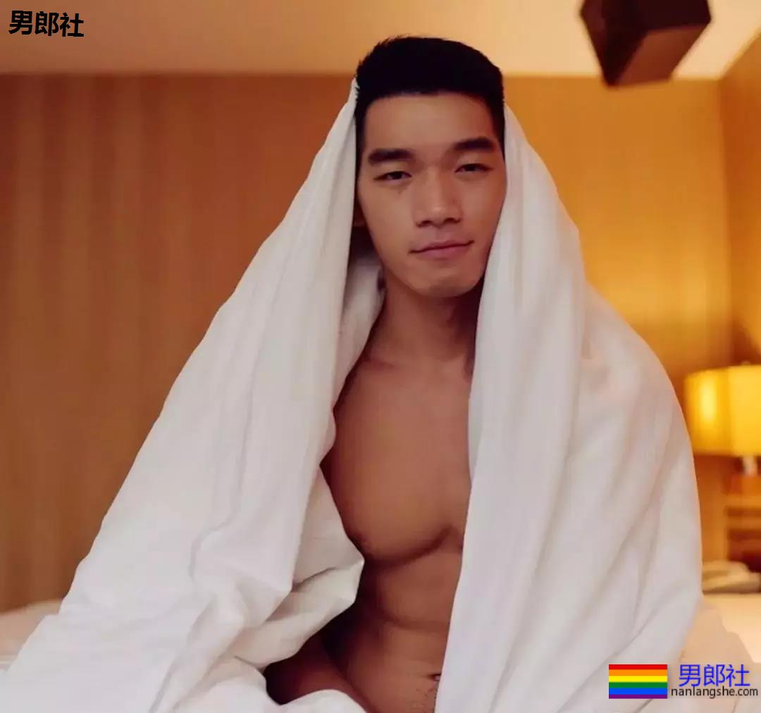 野外的体育生，太TM性感了！ - 51虹马