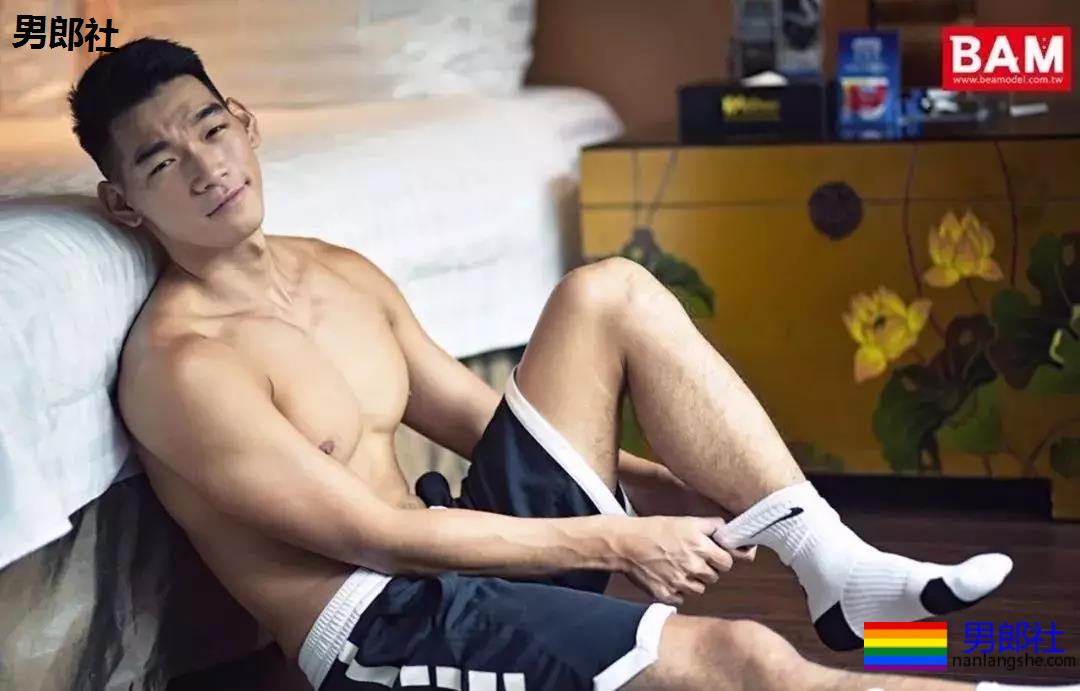 野外的体育生，太TM性感了！ - 51虹马