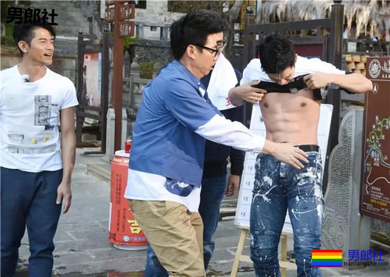 筋肉小狼狗身材不输彭于晏,与王彦霖共浴,连男星都对他爱不释手! - 51虹马 筋肉小狼狗身材不输彭于晏,与王彦霖共浴,连男星都对他爱不释手! - 51虹马