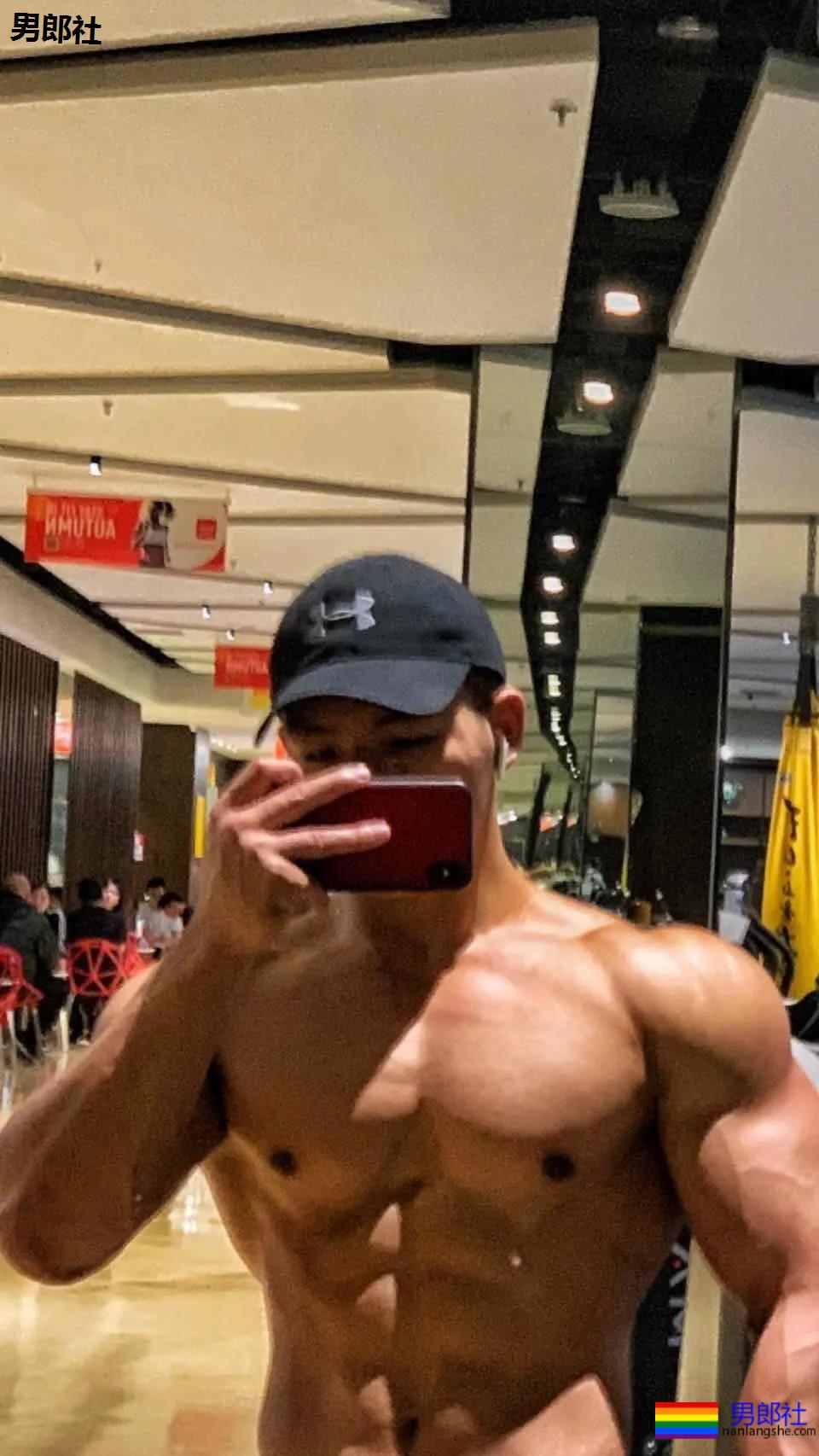 超大Dior的麒麟臂小哥哥，活很好惹~ - 51虹马