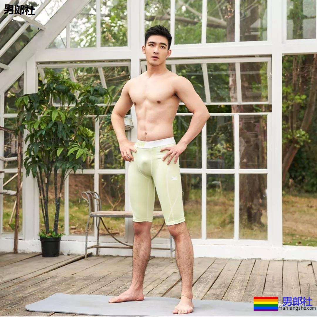 毛若懿最新硬照一览，这柔韧性一般男星比不了！ - 51虹马