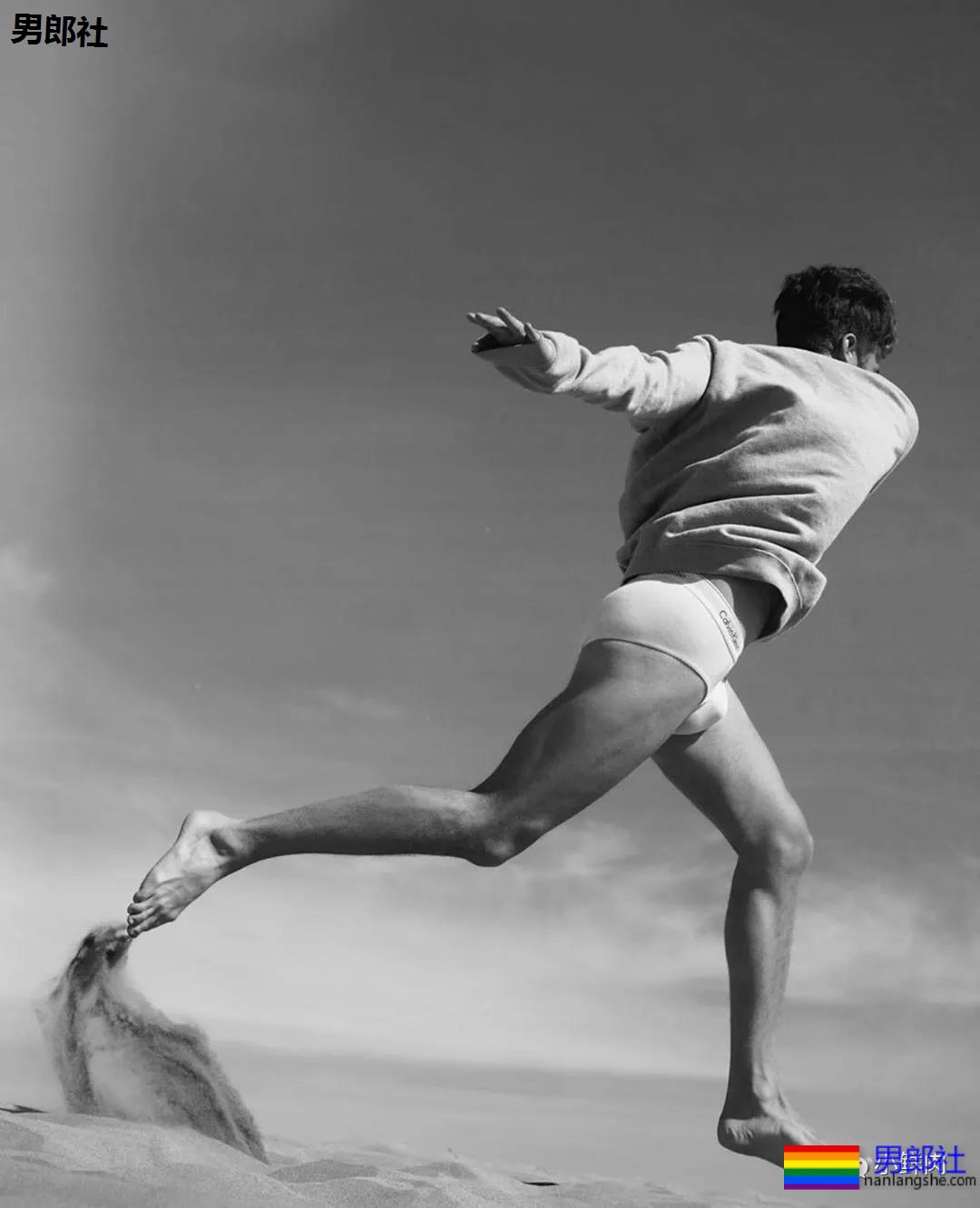 毛若懿最新硬照一览，这柔韧性一般男星比不了！ - 51虹马