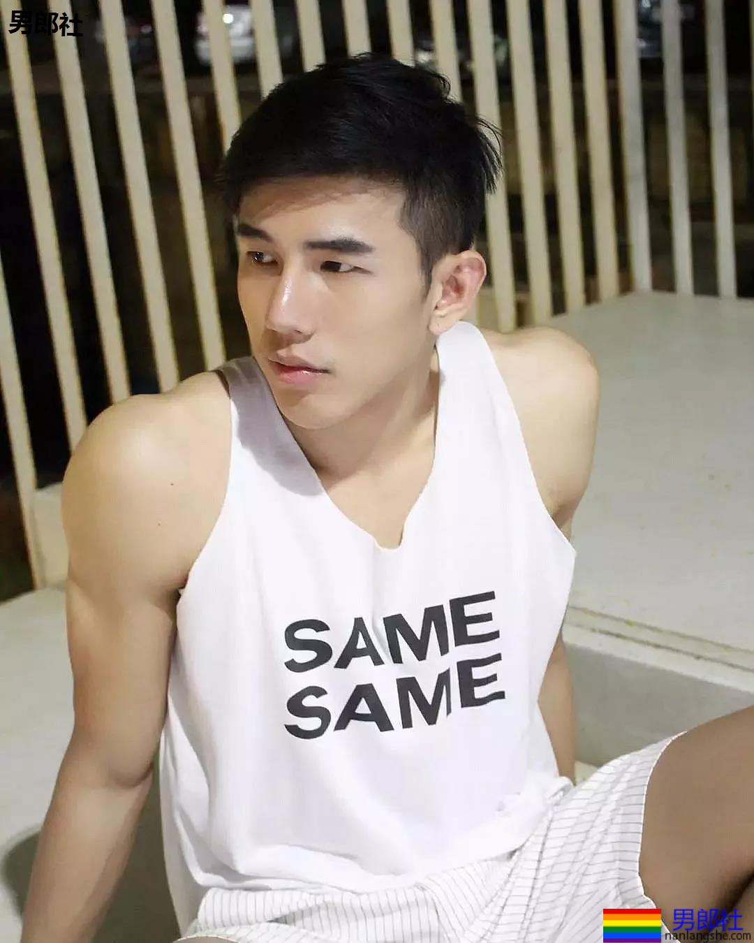 肌肉私教私活接不停!劲爆推特风大胸肌肉外卖小哥,忍不住了! - 51虹马 肌肉私教私活接不停!劲爆推特风大胸肌肉外卖小哥,忍不住了! - 51虹马