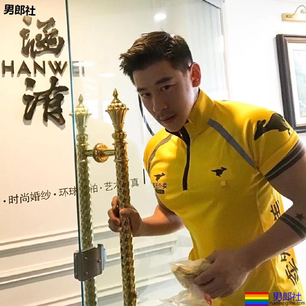 肌肉私教私活接不停!劲爆推特风大胸肌肉外卖小哥,忍不住了! - 51虹马 肌肉私教私活接不停!劲爆推特风大胸肌肉外卖小哥,忍不住了! - 51虹马