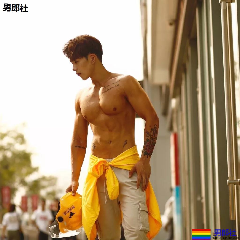 肌肉私教私活接不停!劲爆推特风大胸肌肉外卖小哥,忍不住了! - 51虹马 肌肉私教私活接不停!劲爆推特风大胸肌肉外卖小哥,忍不住了! - 51虹马