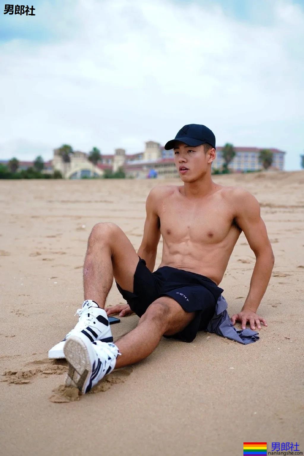 寸头体育生被当成